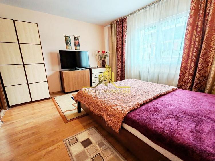 Apartament cu 3 camere semidecomandat, mobilat în Iris