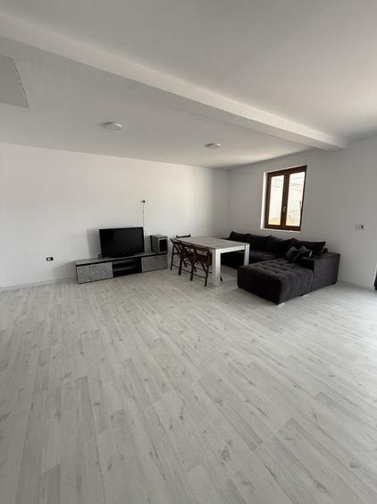 Casă cu 3 camere cu Teren 250 Mp în Preajba