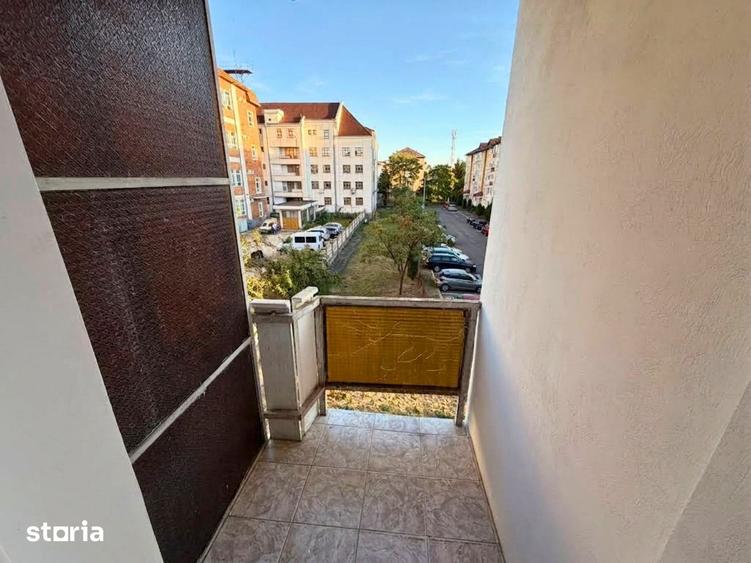 Garsonieră decomandată în Sud