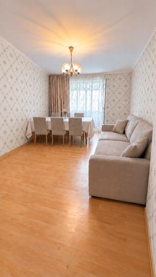 Apartament cu 3 camere decomandat în Central