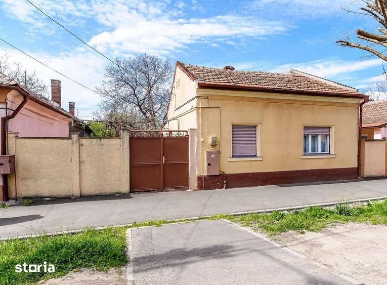 Casă cu 3 camere cu Teren 1095 Mp în Pârneava