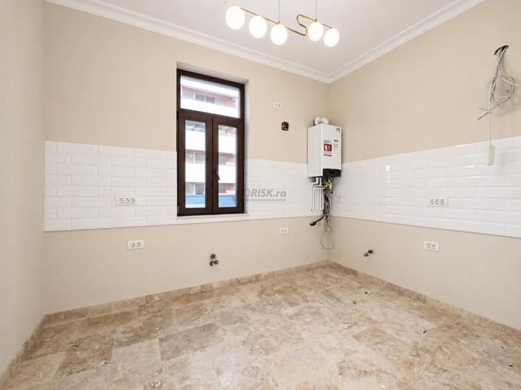 Apartament cu 4 camere decomandat în Eminescu