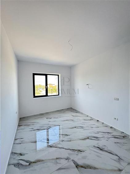 Apartament cu 2 camere decomandat în Giroc