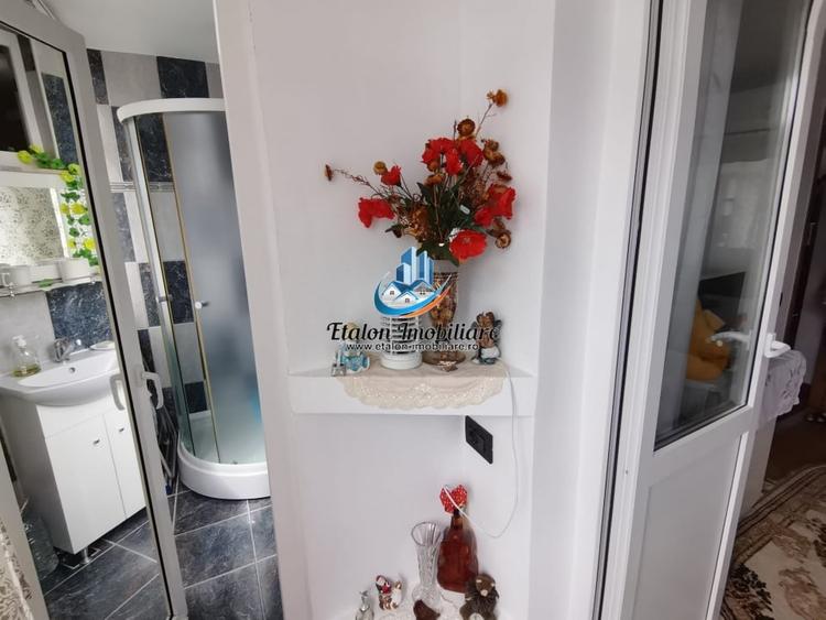 Apartament cu 2 camere decomandat în Periferie