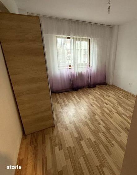Apartament cu 3 camere, mobilat în 9 Mai