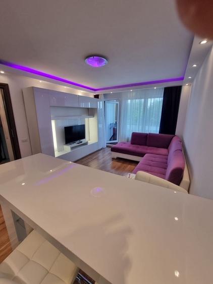 Apartament cu 3 camere decomandat în Cotroceni