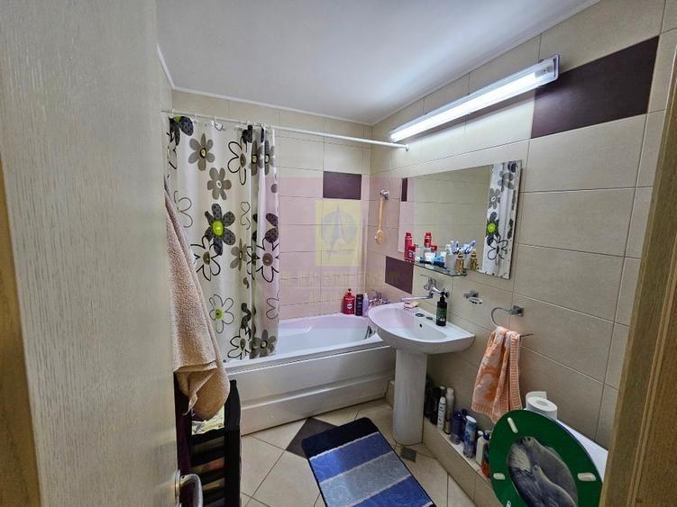 Apartament cu 2 camere decomandat, mobilat în Calea Călărașilor
