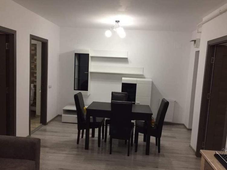 Apartament cu 3 camere decomandat în Florești