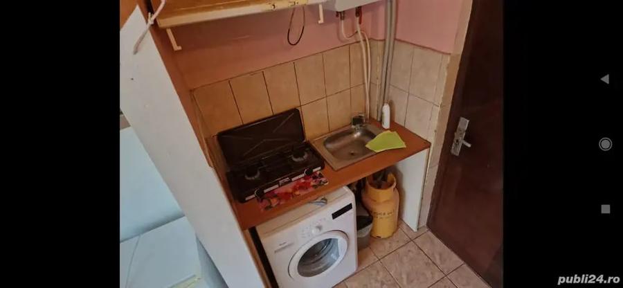 Garsonieră decomandată în UMT