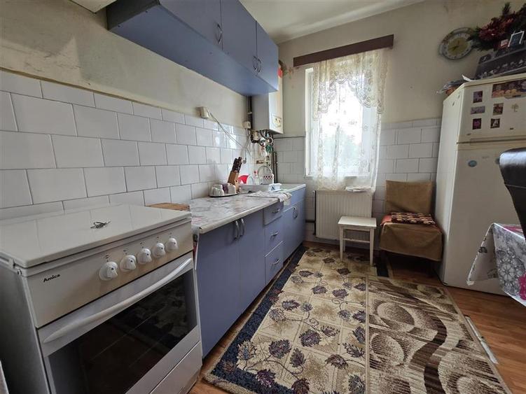 Apartament cu 4 camere semidecomandat în Stupini
