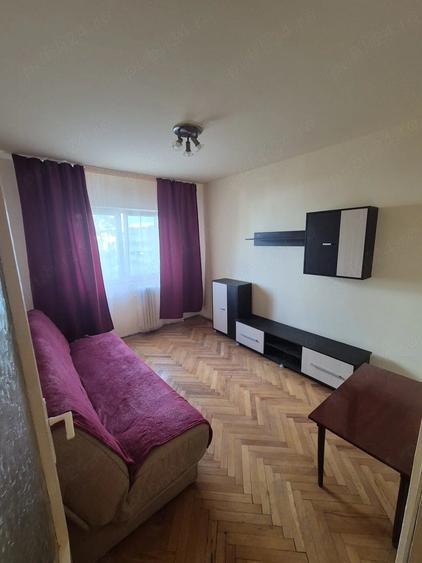 Apartament cu 3 camere decomandat în Rogerius