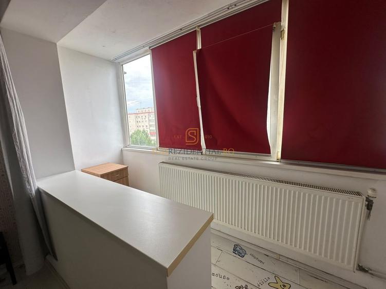 Apartament cu 3 camere semidecomandat, mobilat în Berceni