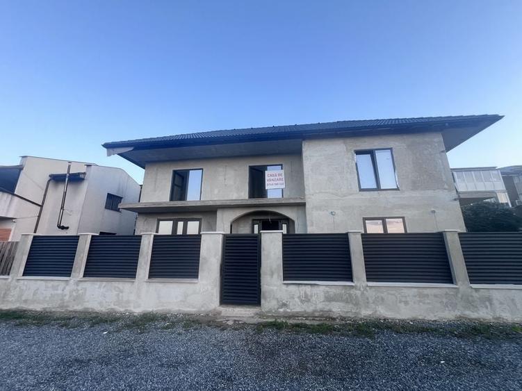 Casă cu 4 camere în Florești