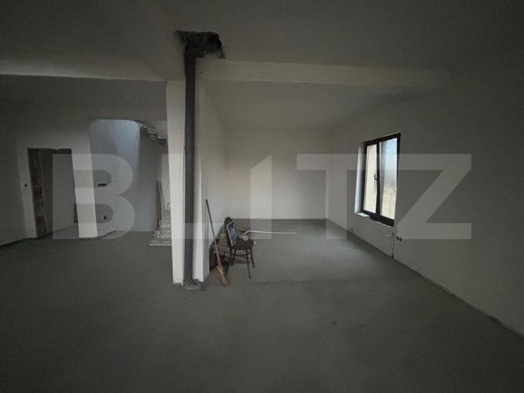 Casă individuală cu 5 camere cu Canalizare în Sud-Vest