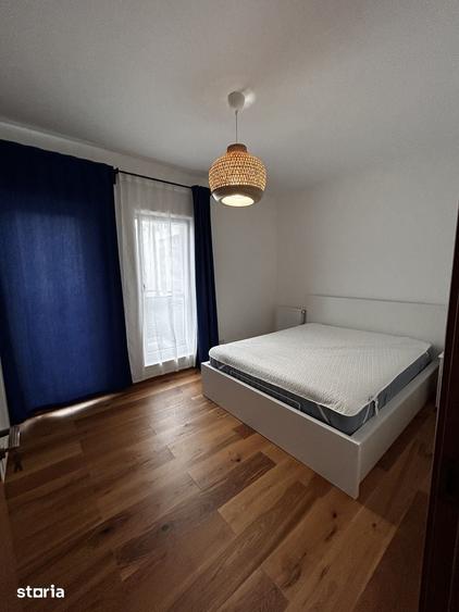 Apartament cu 3 camere în Apărătorii Patriei