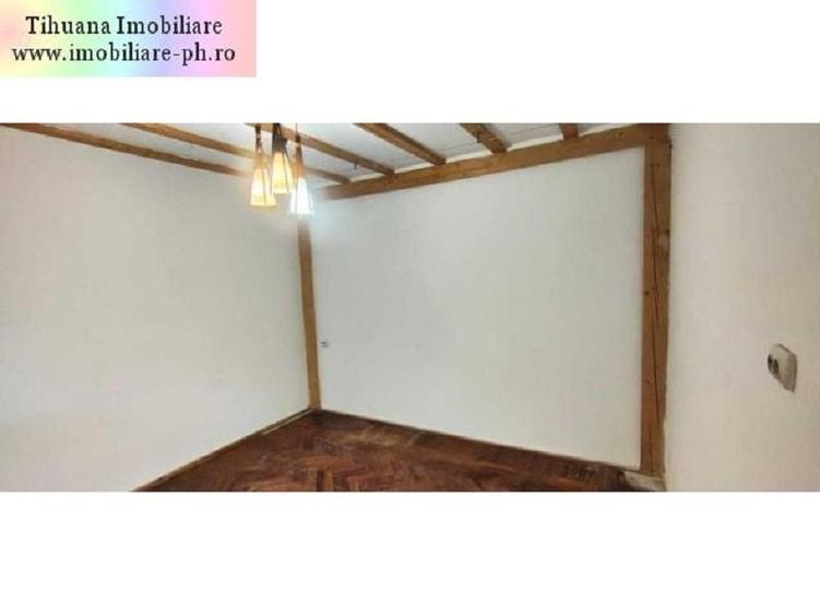 Casă cu 5 camere cu Teren 40 Mp în Republicii