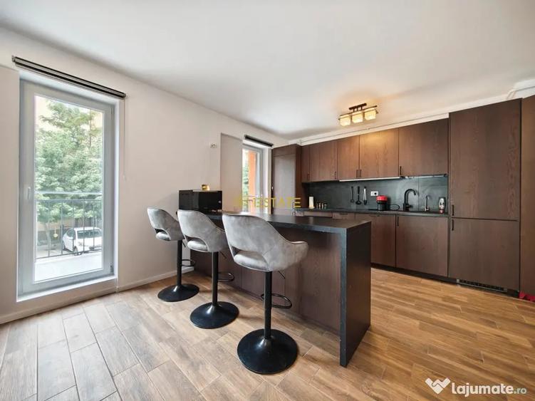 Apartament cu 3 camere decomandat în Titan