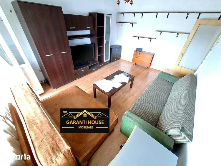 Apartament cu 3 camere decomandat în Săsar