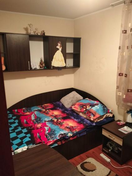 Apartament cu 3 camere decomandat în Prundu