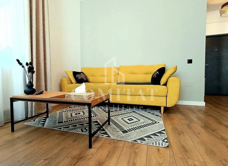 Apartament cu 3 camere semidecomandat, mobilat în Florești