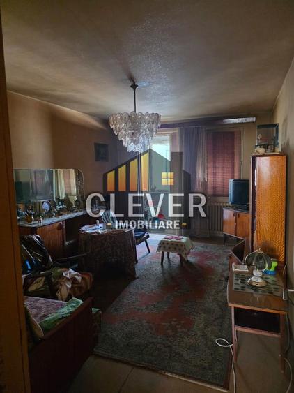 Apartament cu 3 camere decomandat, mobilat în Ozana