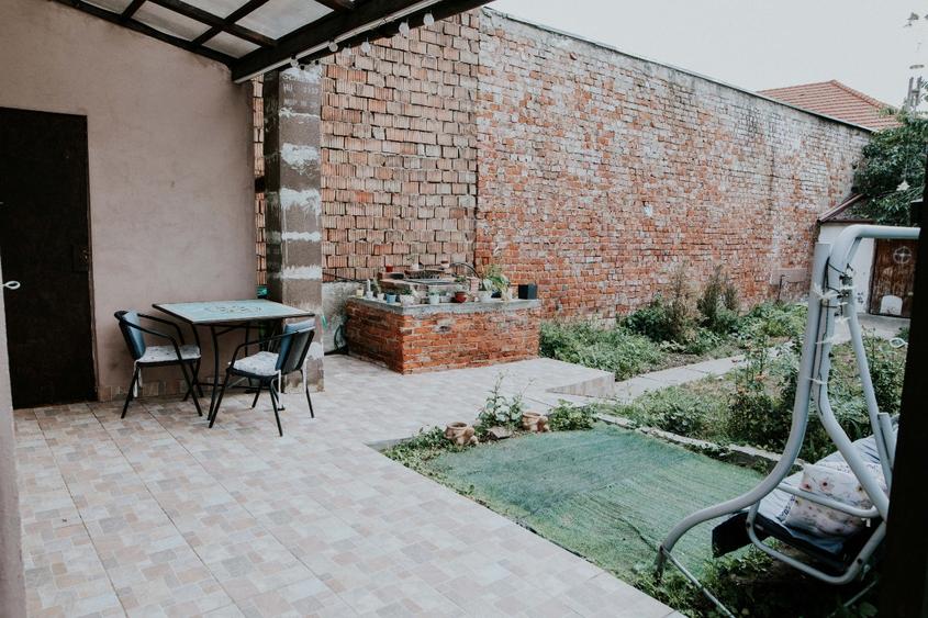 Casă individuală cu 5 camere cu Canalizare în Ultracentral