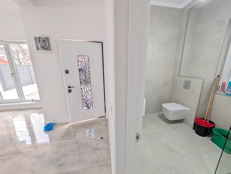 Casă individuală cu 4 camere cu Canalizare în Voluntari