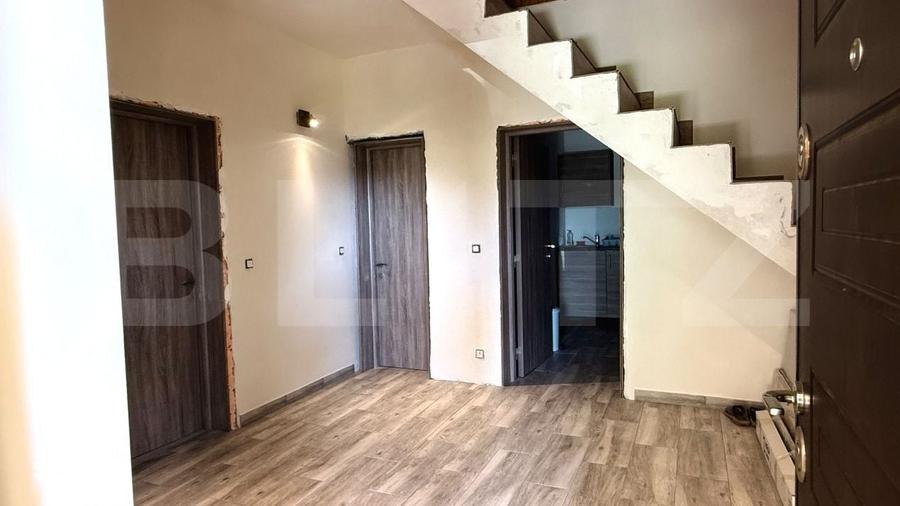 Casă cu 6 camere cu Teren 1108 Mp în Tătărani