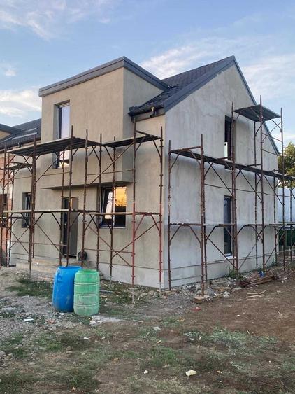 Casă cu 4 camere în Central