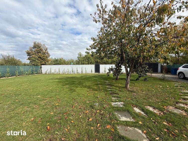 Casă cu 4 camere cu Teren 1040 Mp în Ileana