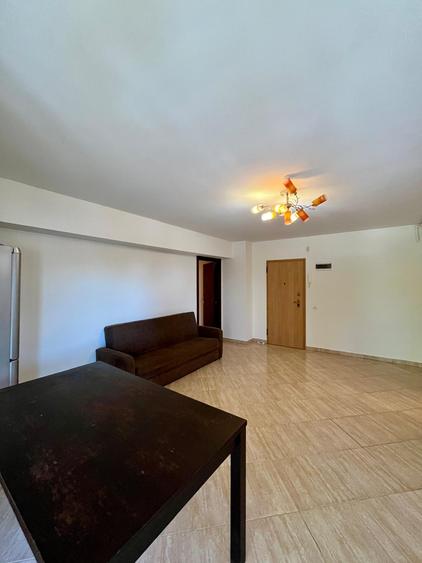 Apartament cu 3 camere, mobilat în Central