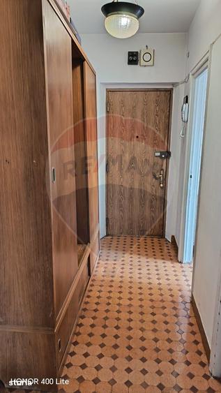 Apartament cu 3 camere semidecomandat în Gara de Nord