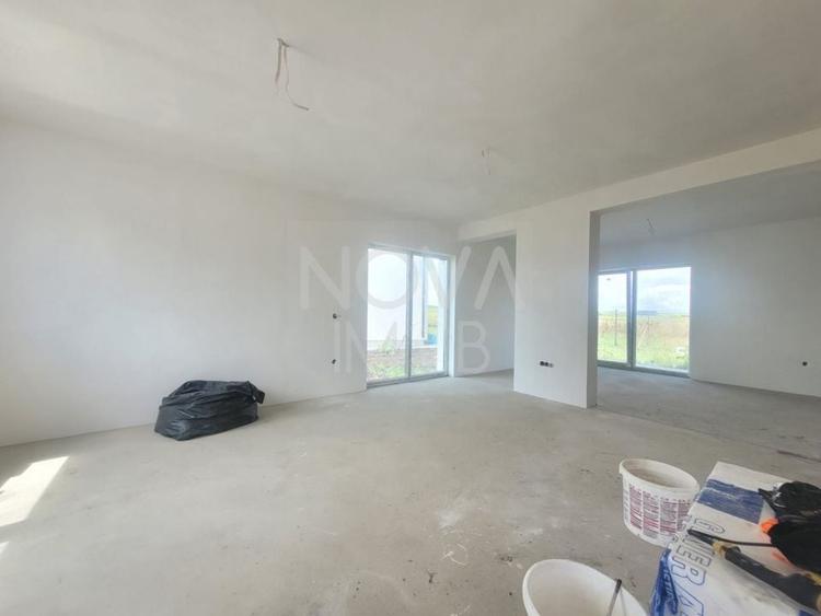 Duplex cu 4 camere cu Canalizare în Șura Mică