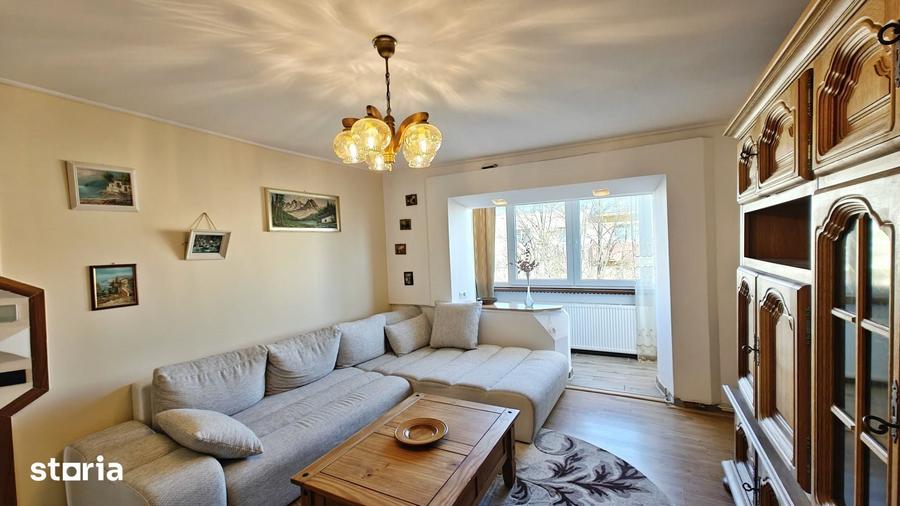 Apartament cu 3 camere în Zorilor