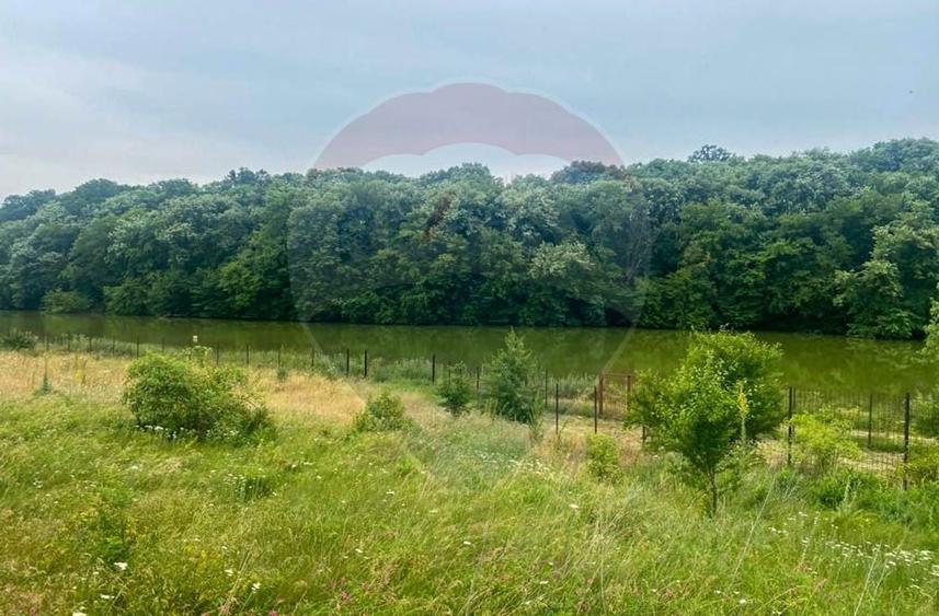 Teren agricol intravilan de 3778 mp, în Brănești