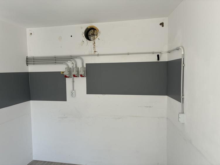 Spațiu comercial, de 20 mp, în Uverturii