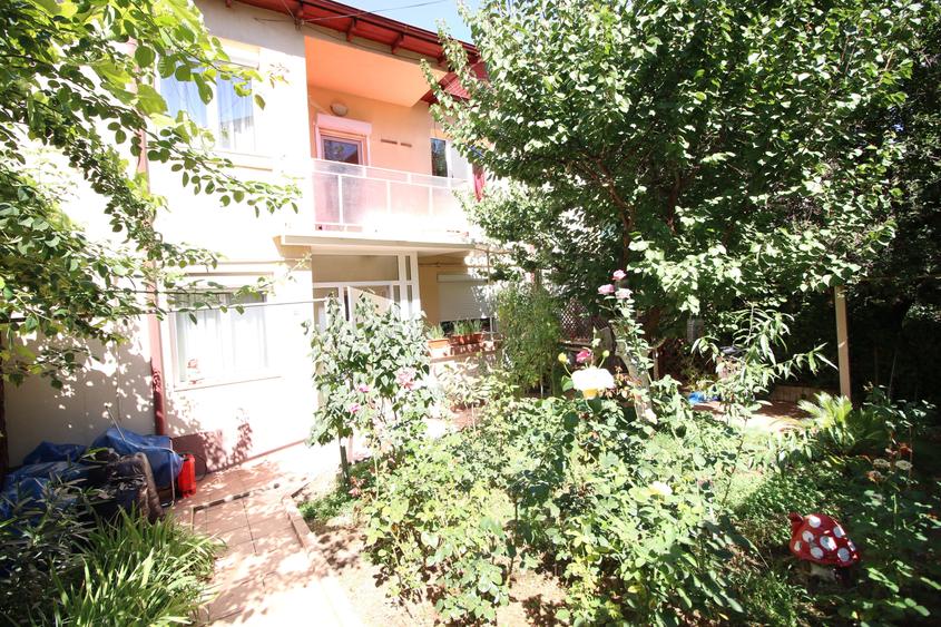Casă individuală cu 4 camere cu Canalizare în Central
