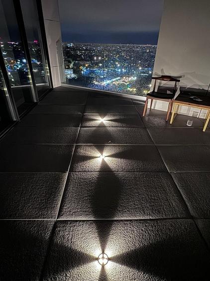 Penthouse cu 5 camere decomandat în Barbu Văcărescu