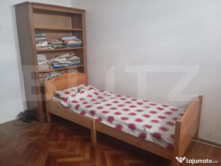 Apartament cu 4 camere decomandat în Central