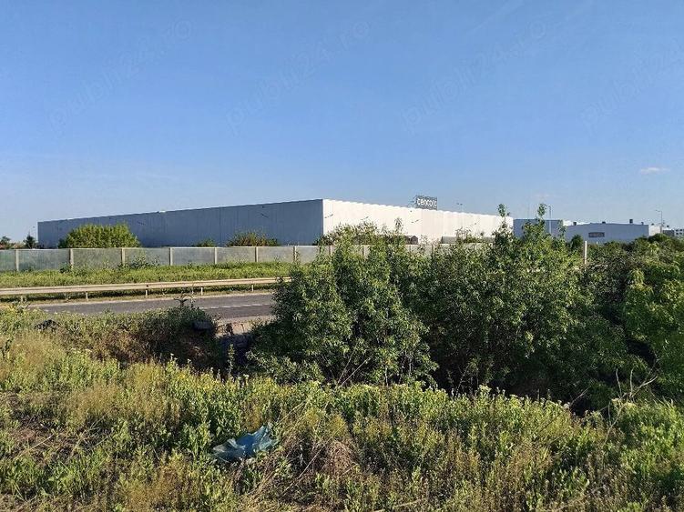 Teren de 14100 mp, în Central