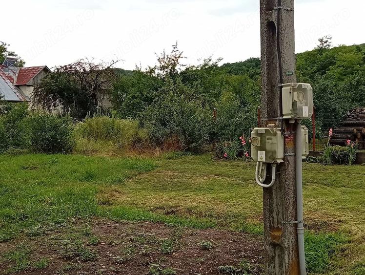 Teren de 2360 mp, în Beleți