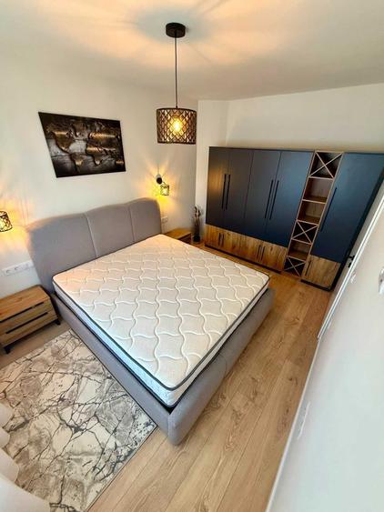 Apartament cu 2 camere semidecomandat în Cristian