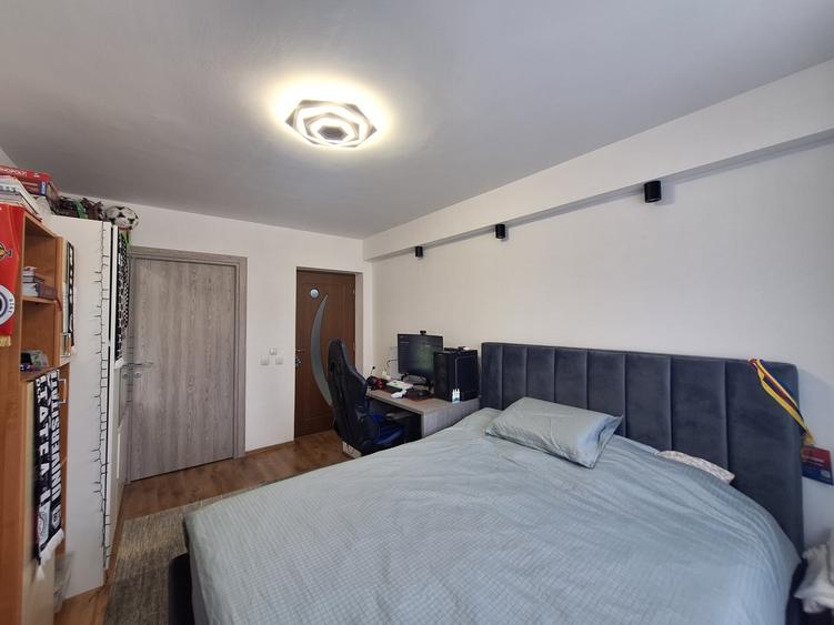 Apartament cu 3 camere decomandat, mobilat în Florești