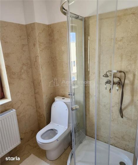 Casă cu 4 camere cu Teren 100 Mp în 1 Decembrie