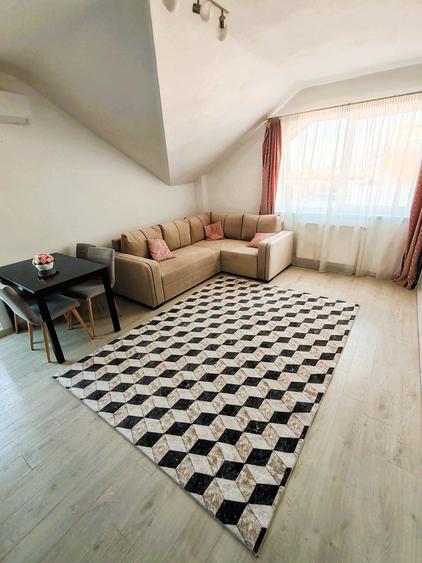 Apartament cu 3 camere semidecomandat în Calea Turzii