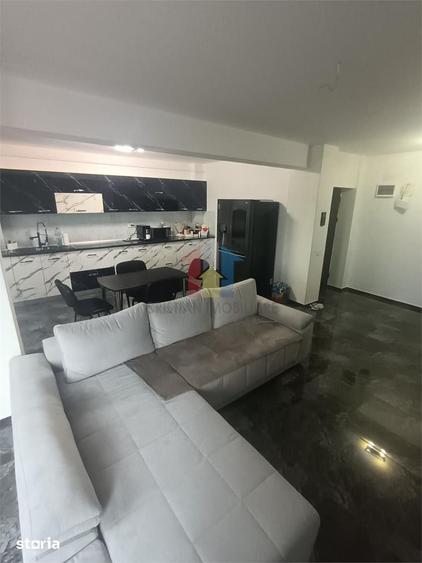 Apartament cu 3 camere în Traian