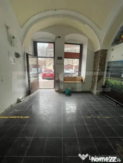 Spațiu comercial, de 56 mp, în Central