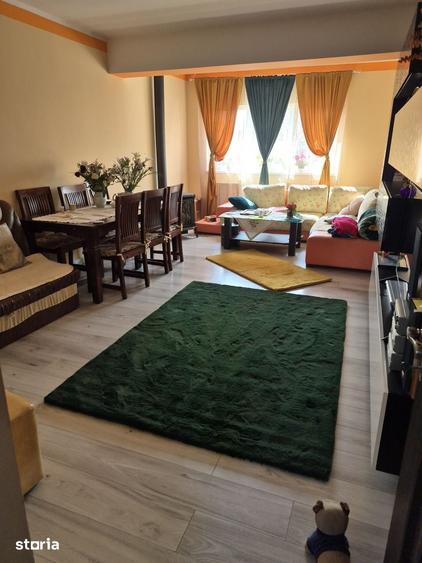 Casă cu 4 camere cu Teren 500 Mp în Stupini