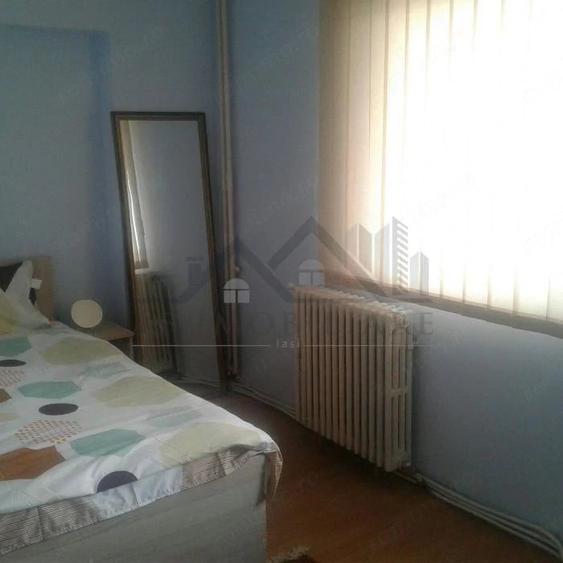 Apartament cu 3 camere decomandat în Filiași