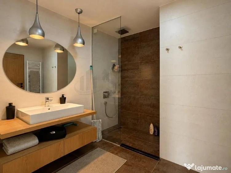 Apartament cu 3 camere decomandat în Barbu Văcărescu
